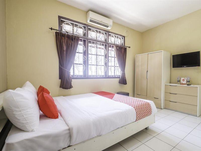 Super Oyo 1568 Stasiun Ka Cirebon Guest House Buitenkant foto