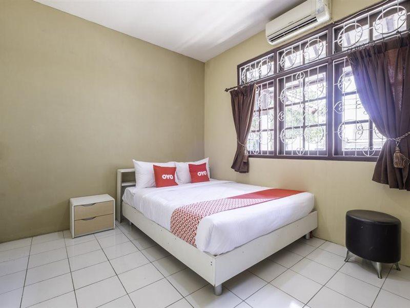 Super Oyo 1568 Stasiun Ka Cirebon Guest House Buitenkant foto