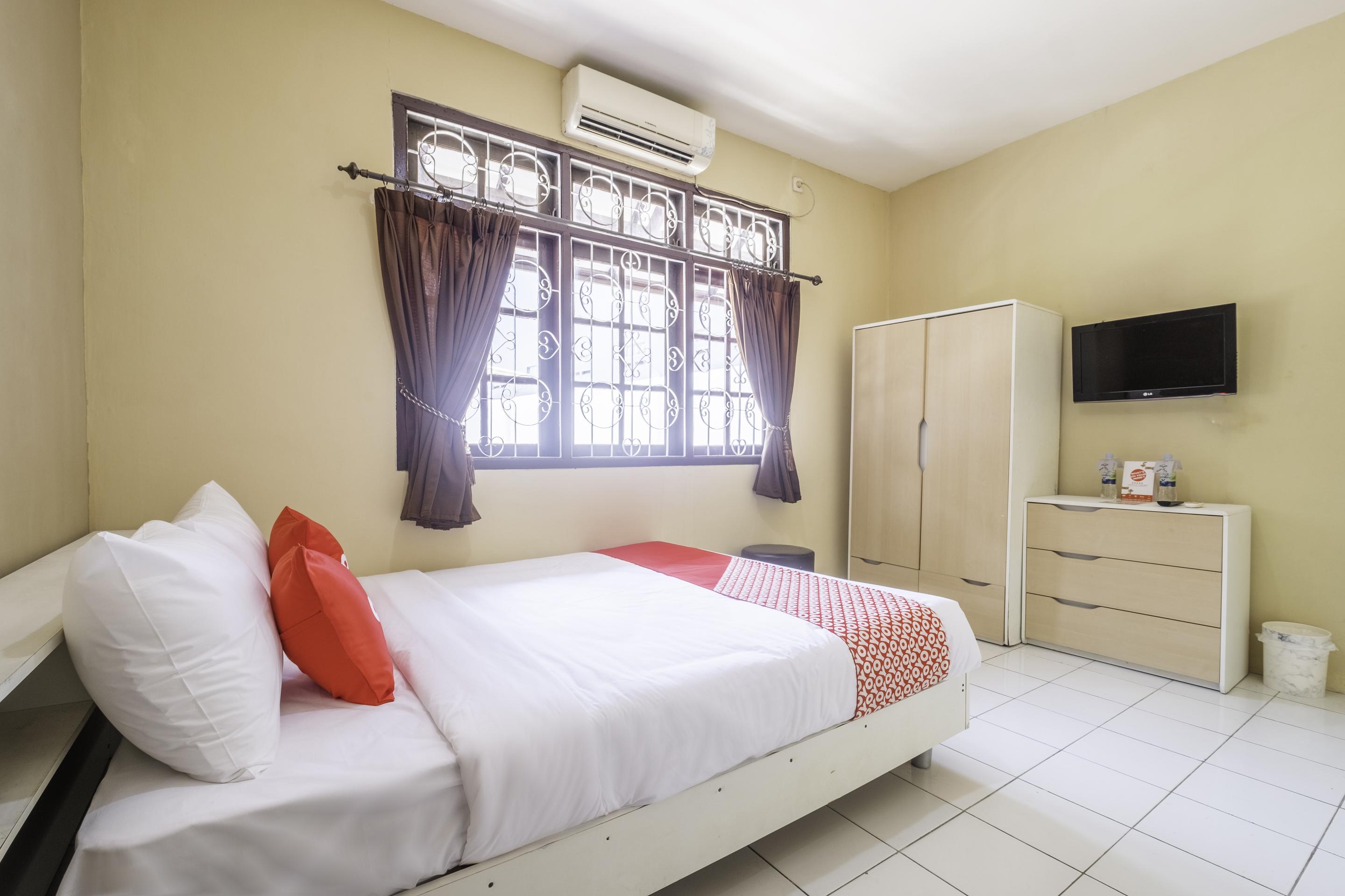 Super Oyo 1568 Stasiun Ka Cirebon Guest House Buitenkant foto