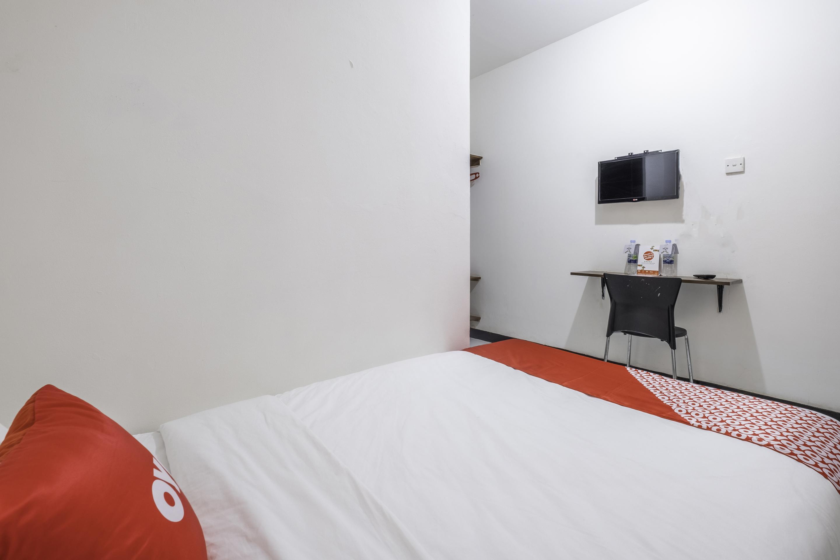 Super Oyo 1568 Stasiun Ka Cirebon Guest House Buitenkant foto