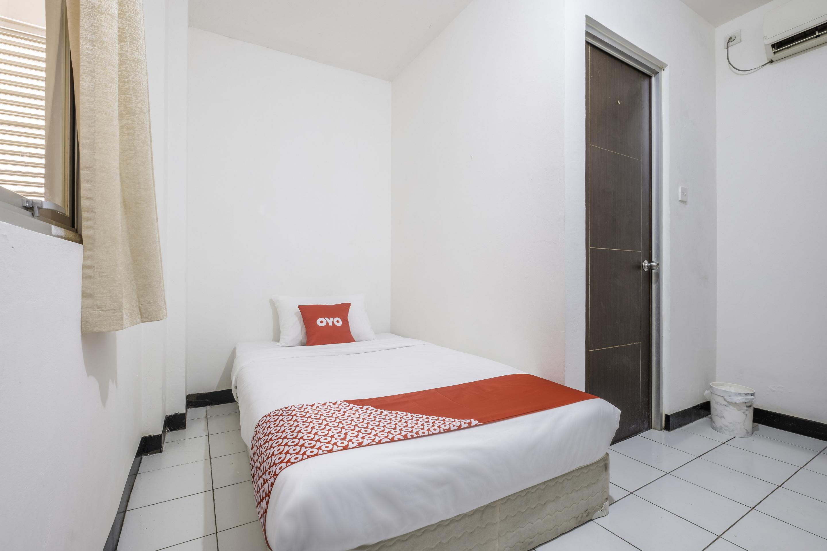 Super Oyo 1568 Stasiun Ka Cirebon Guest House Buitenkant foto