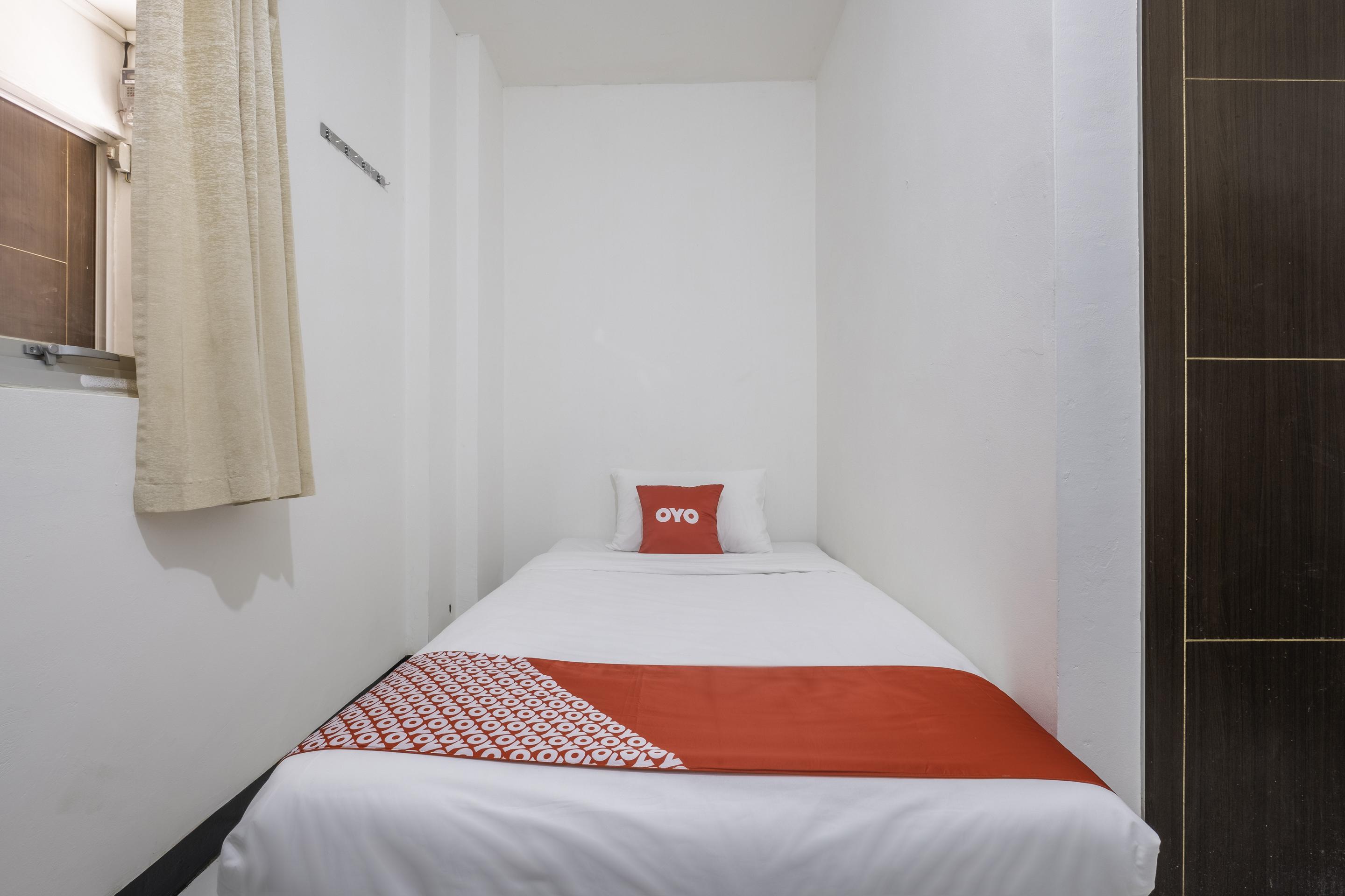 Super Oyo 1568 Stasiun Ka Cirebon Guest House Buitenkant foto