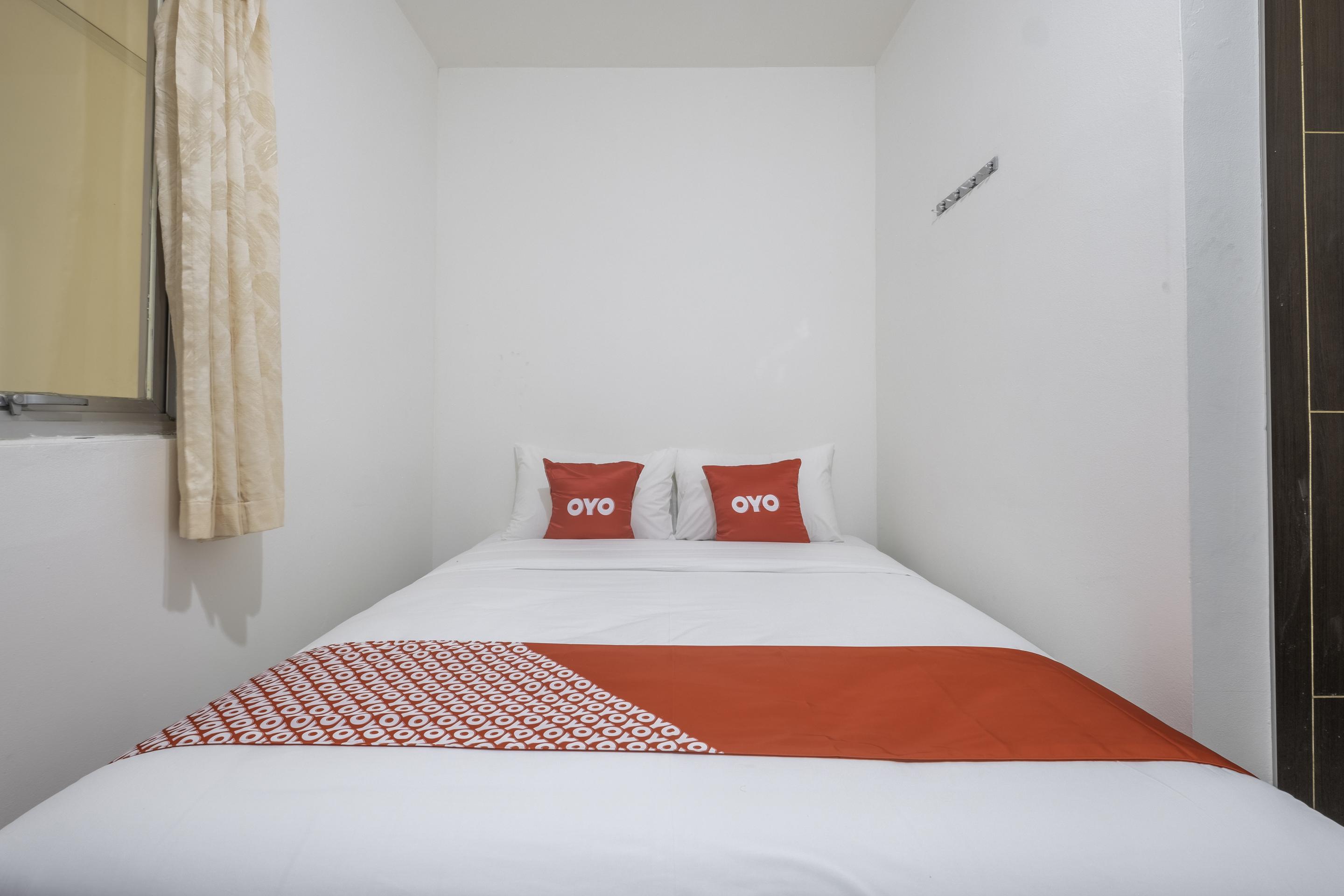 Super Oyo 1568 Stasiun Ka Cirebon Guest House Buitenkant foto