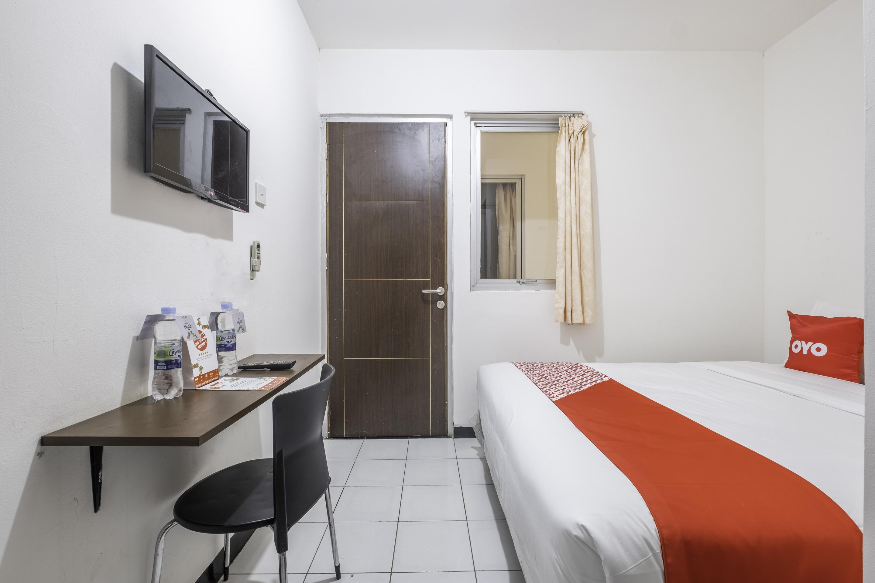 Super Oyo 1568 Stasiun Ka Cirebon Guest House Buitenkant foto