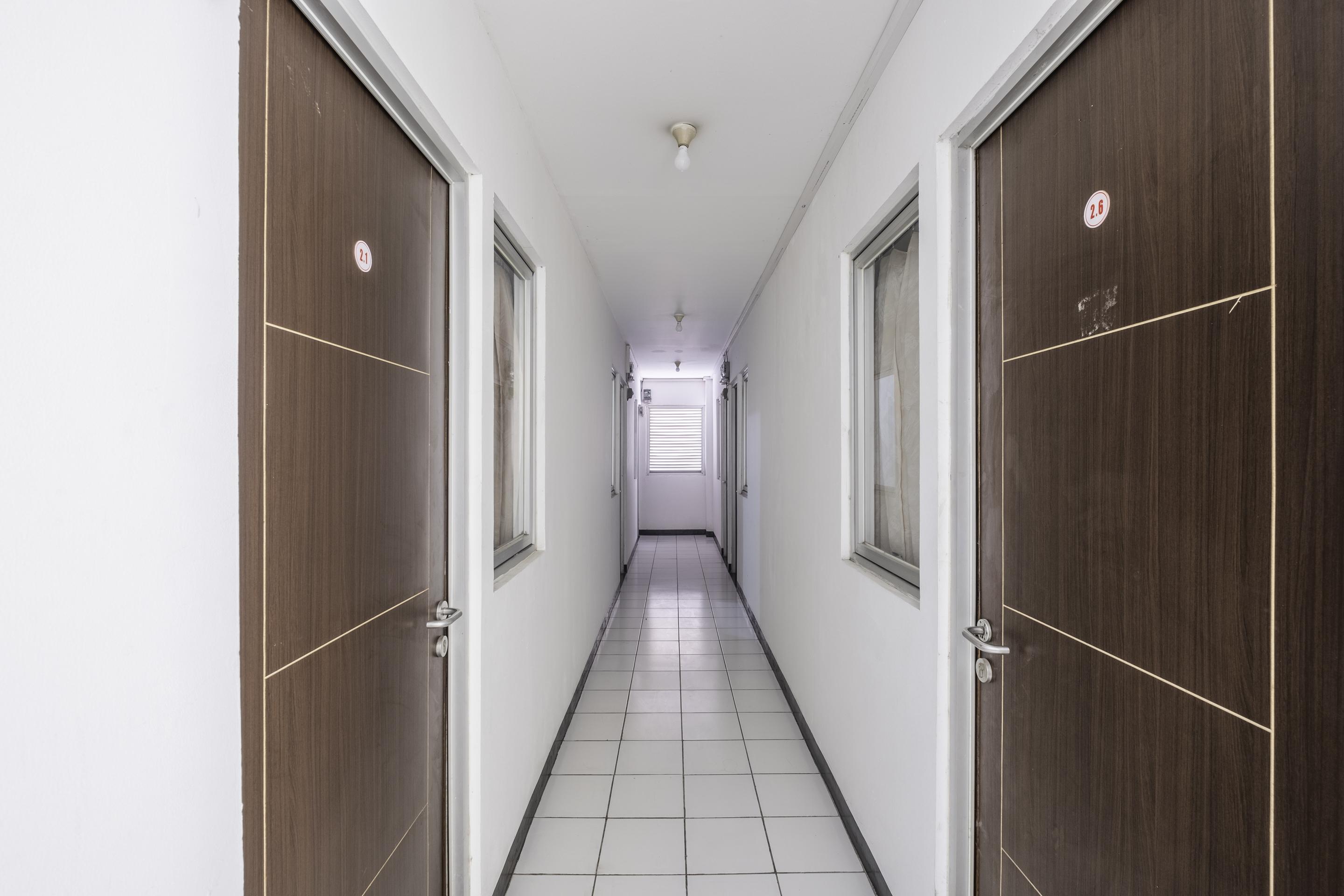 Super Oyo 1568 Stasiun Ka Cirebon Guest House Buitenkant foto
